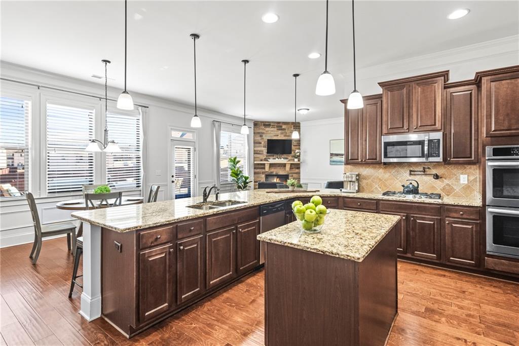 3314 Ridge Manor Way