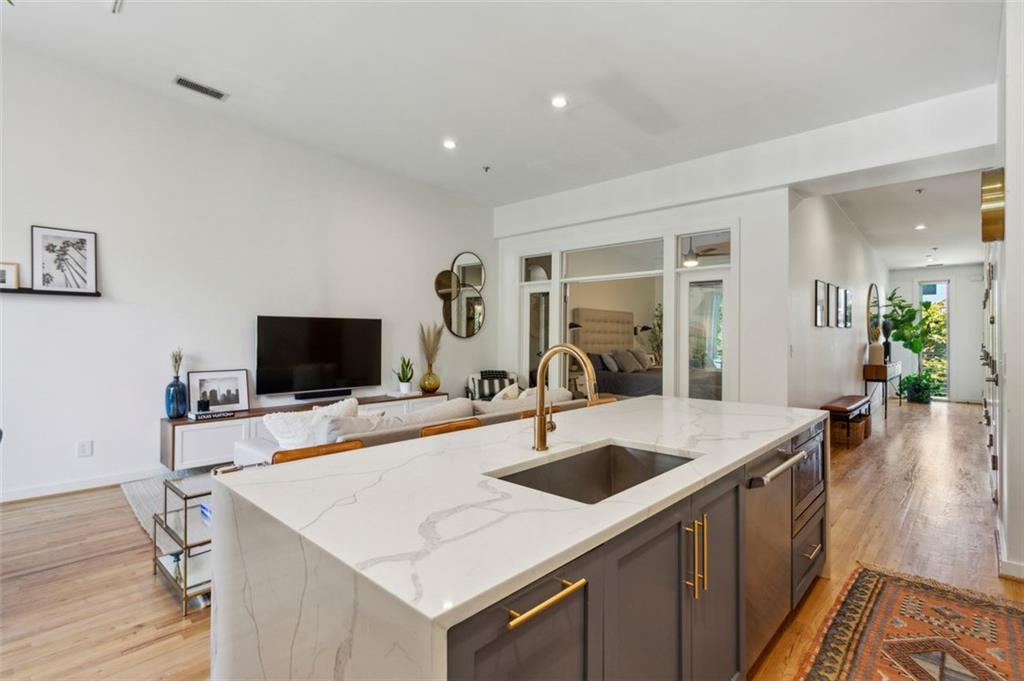 455 Glen Iris Drive NE Unit U