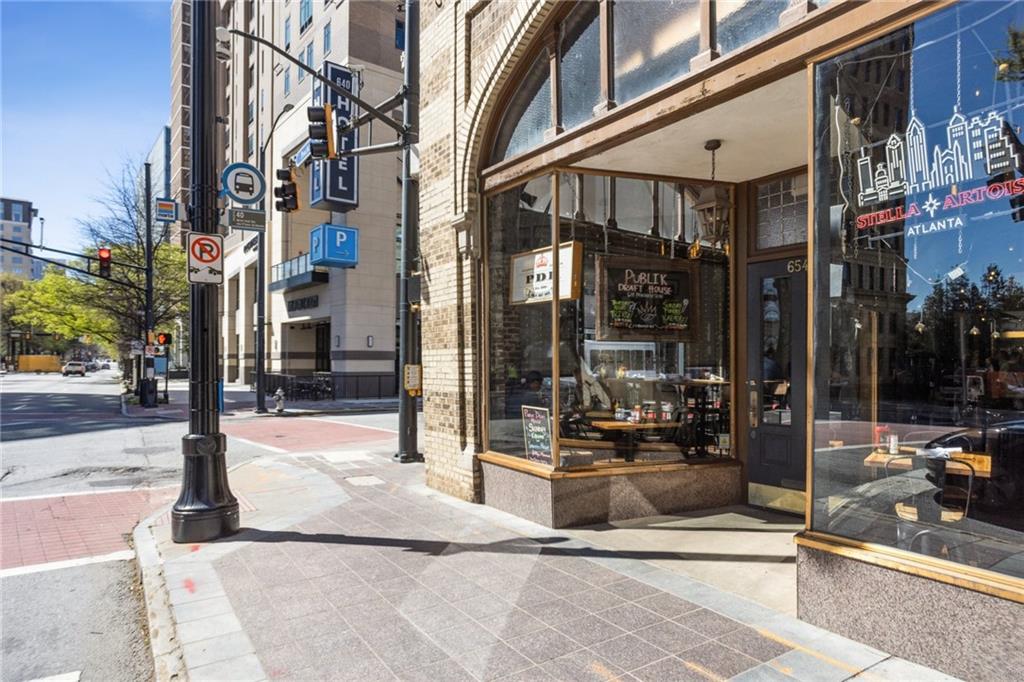 620 Peachtree Street NE Unit 1806