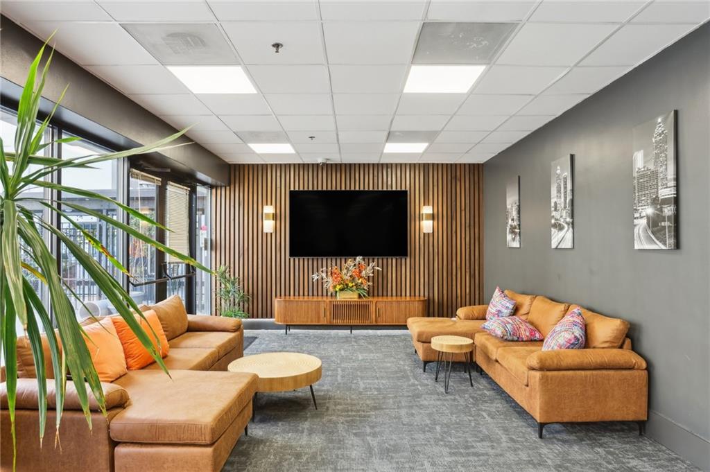 620 Peachtree Street NE Unit 1806