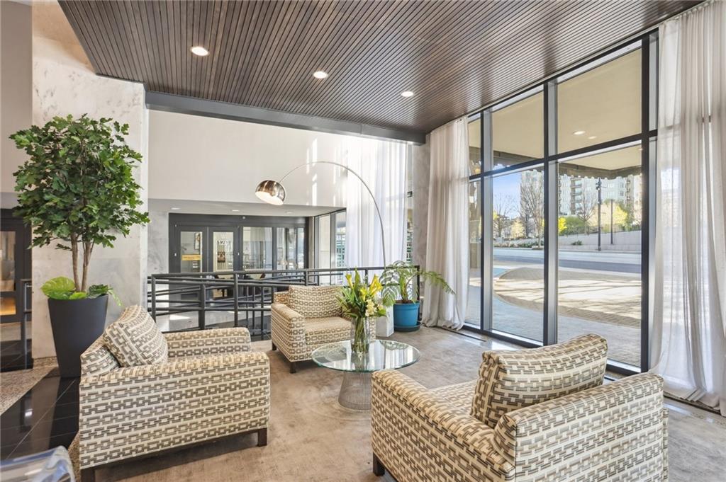 620 Peachtree Street NE Unit 1806