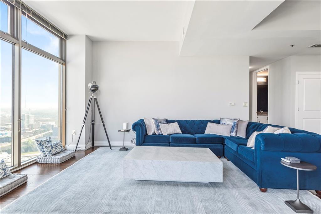 270 17th Street NW Unit 4208
