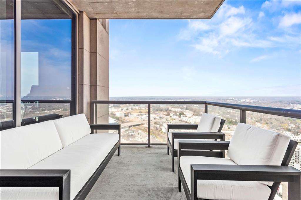 270 17th Street NW Unit 4208