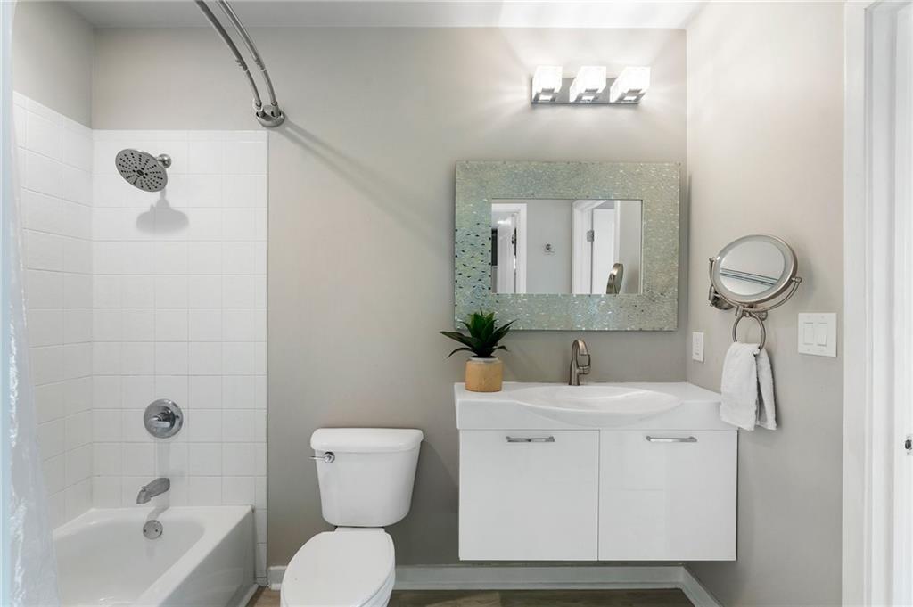 923 Peachtree Street NE Unit 930