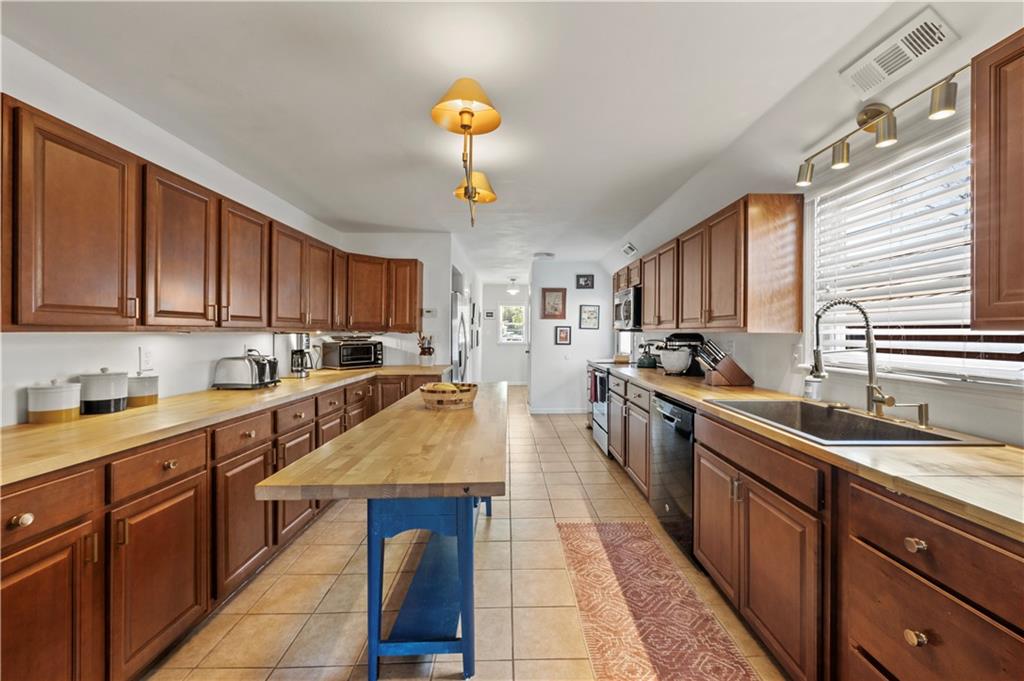 334 Lakeshore Drive