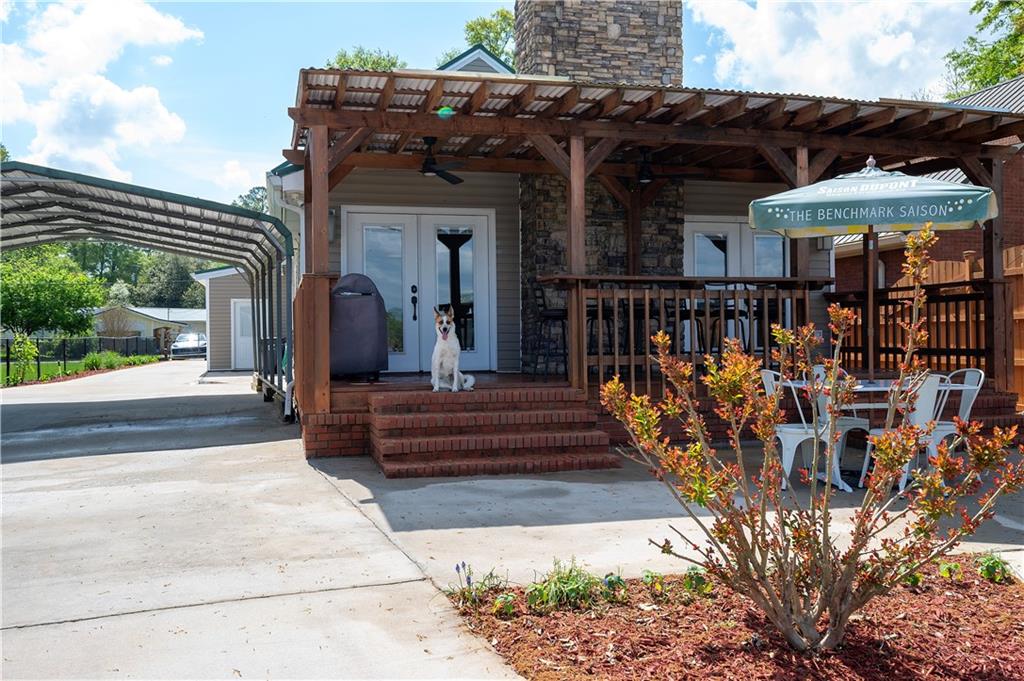 334 Lakeshore Drive