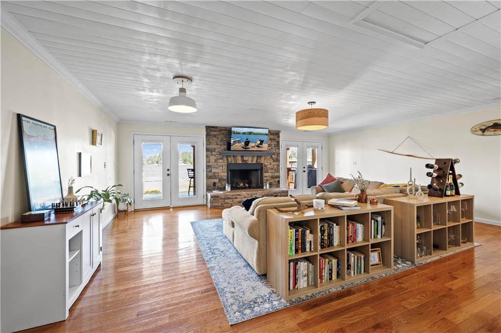 334 Lakeshore Drive