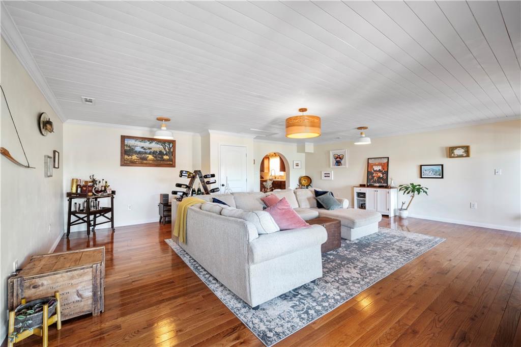 334 Lakeshore Drive