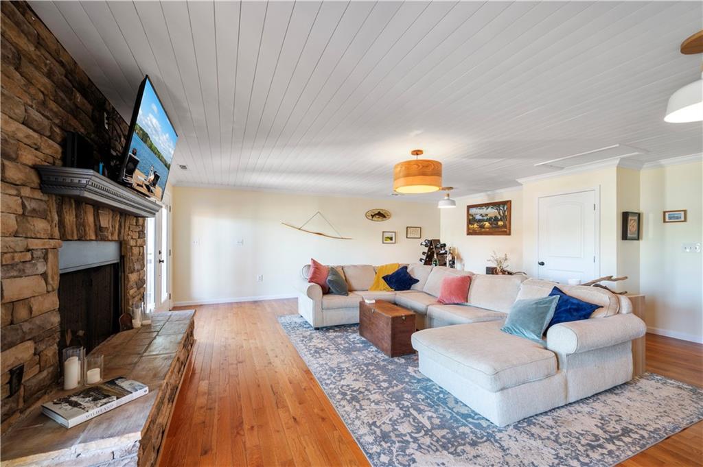 334 Lakeshore Drive