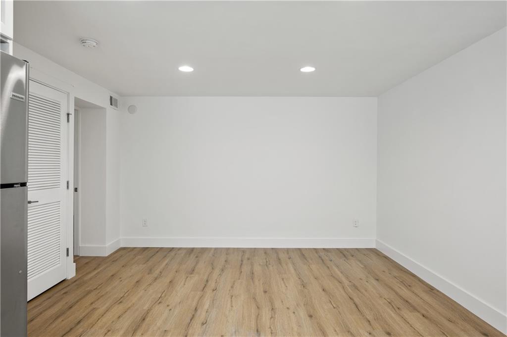880 Saint Charles Avenue NE Unit 10
