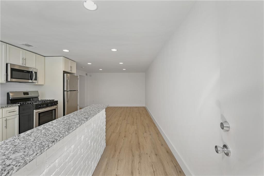 880 Saint Charles Avenue NE Unit 10