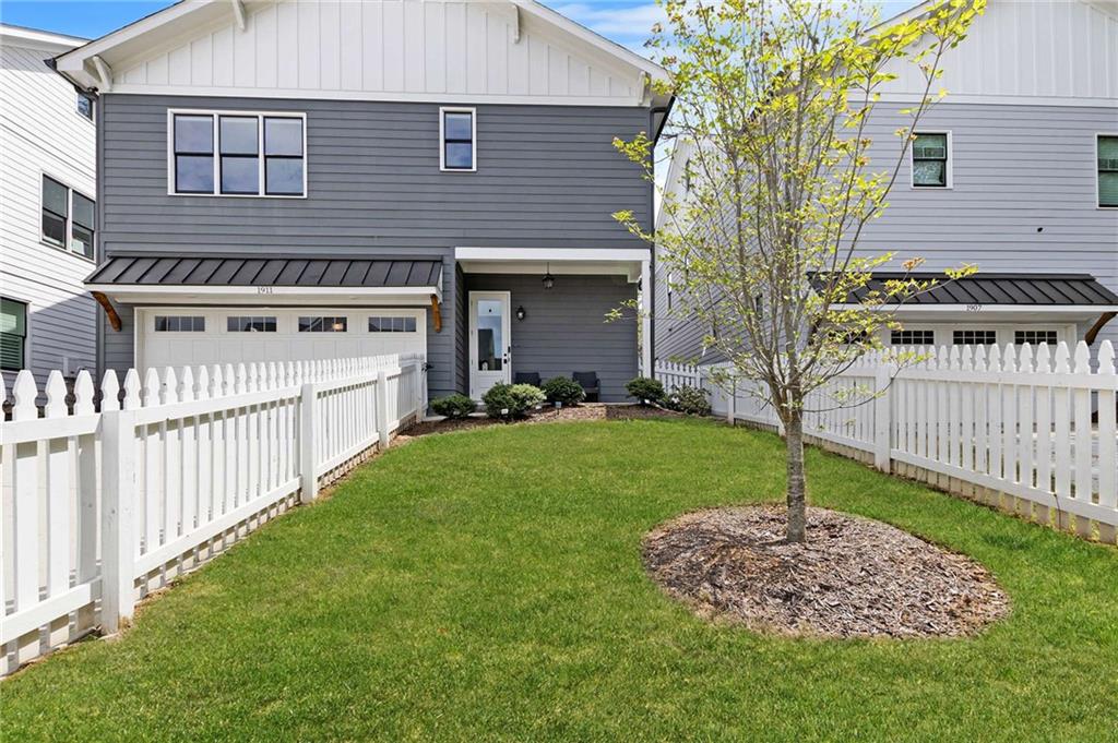 1911 Commons Circle