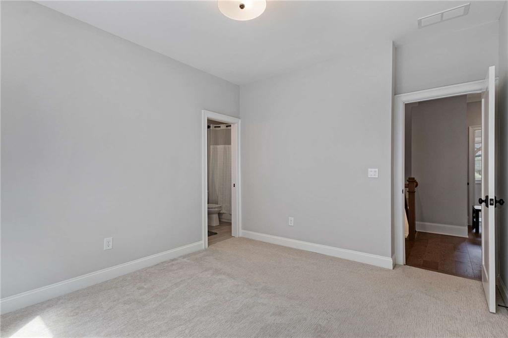 1911 Commons Circle