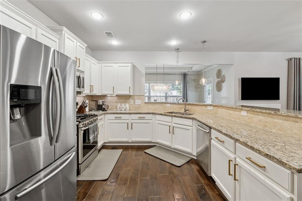 2894 Cross Creek Drive