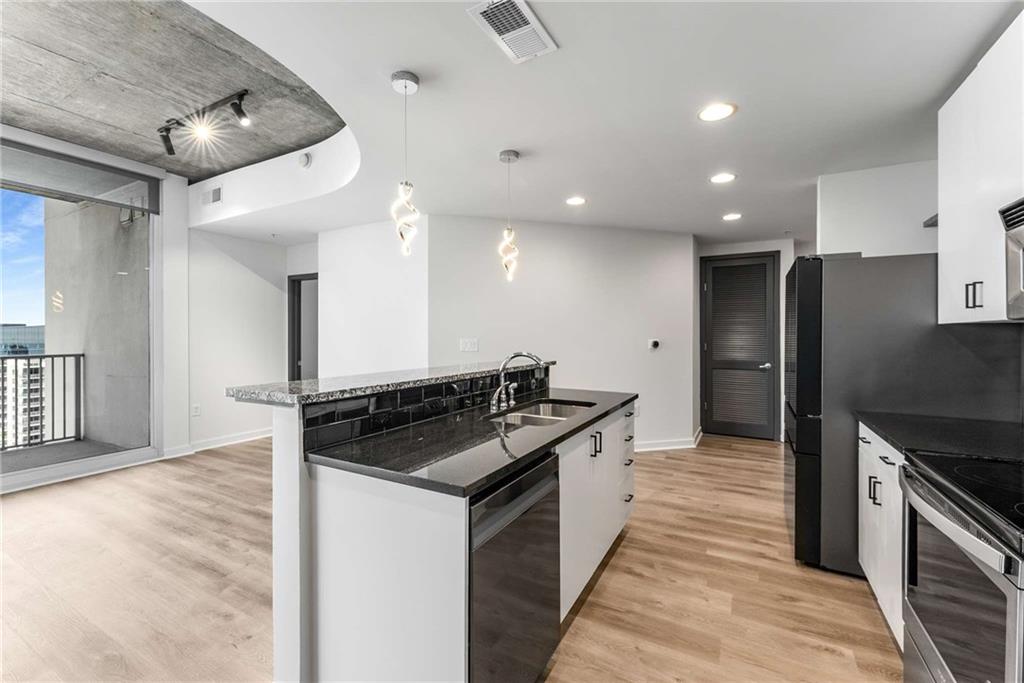 860 Peachtree Street NE Unit 2118
