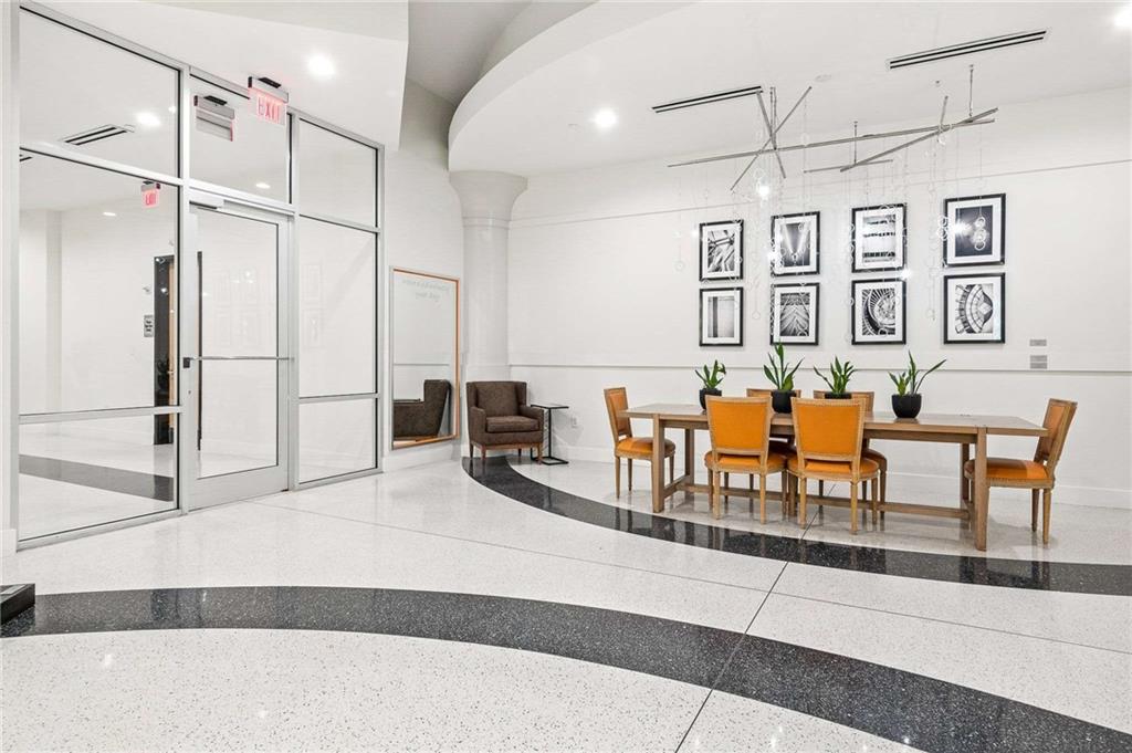 860 Peachtree Street NE Unit 2118