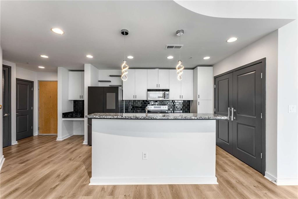 860 Peachtree Street NE Unit 2118