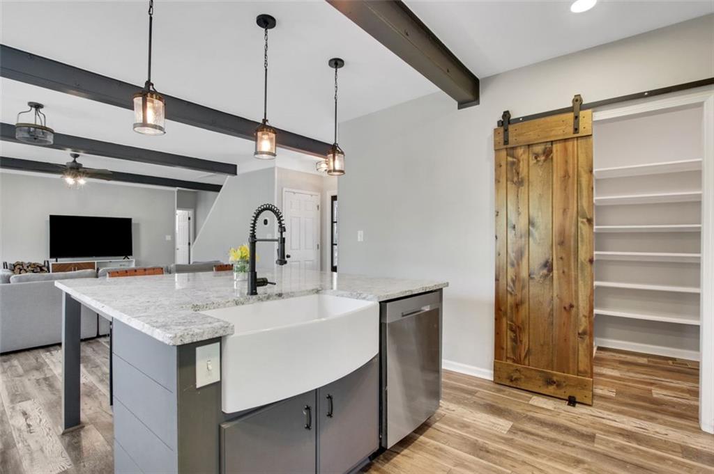 222 WHITE EAGLE Drive