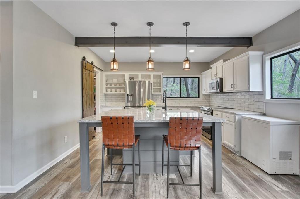 222 WHITE EAGLE Drive