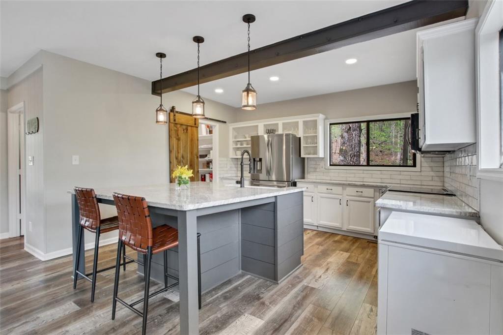 222 WHITE EAGLE Drive