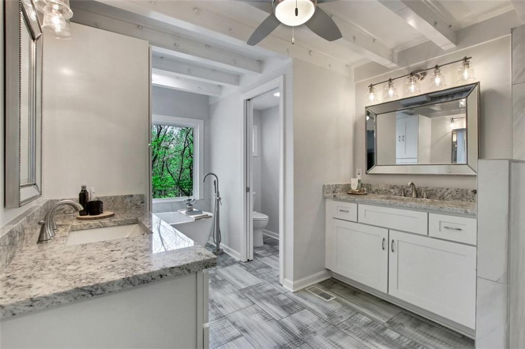 222 WHITE EAGLE Drive