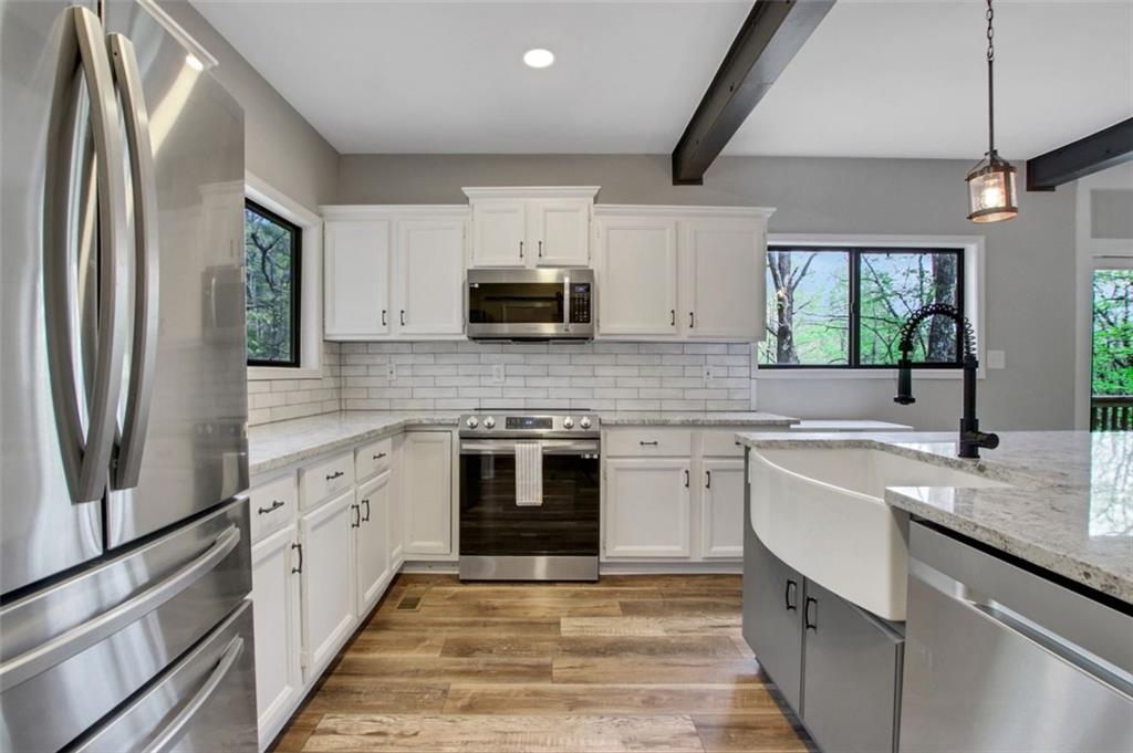 222 WHITE EAGLE Drive