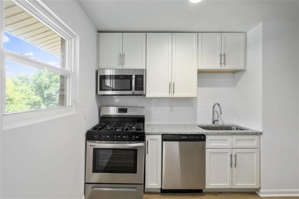 1170 Greenwich Street Unit 3