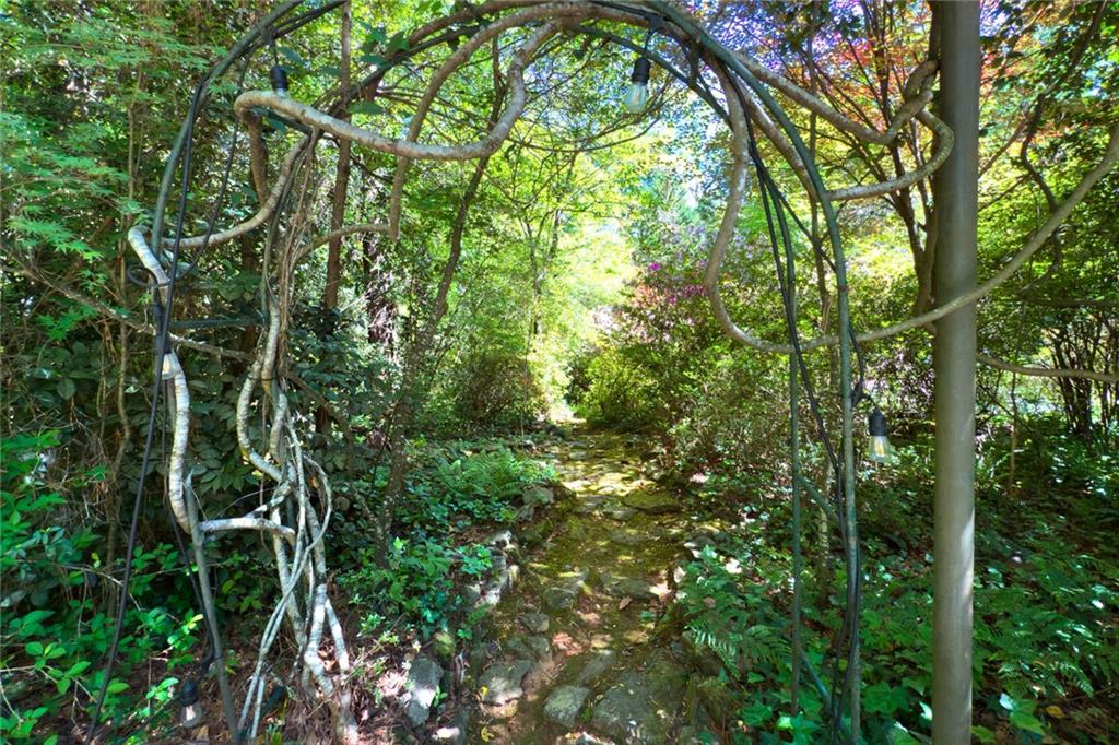 1144 Evergreen Drive NE