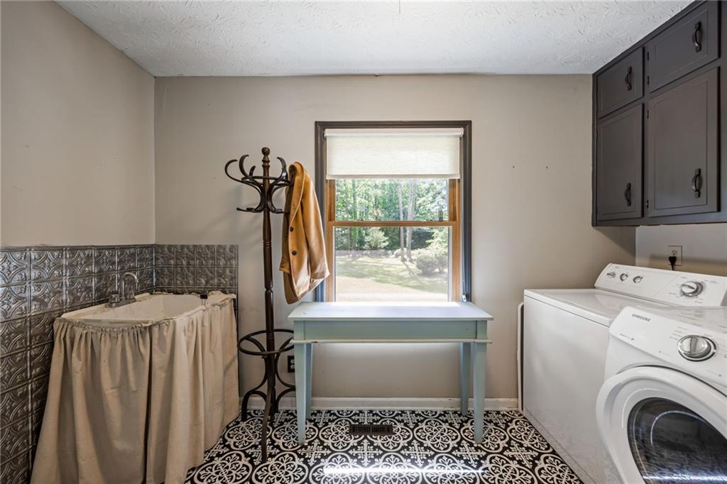 3400 Bonds Lake Road NW