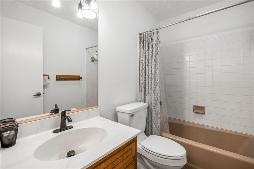 3400 Bonds Lake Road NW