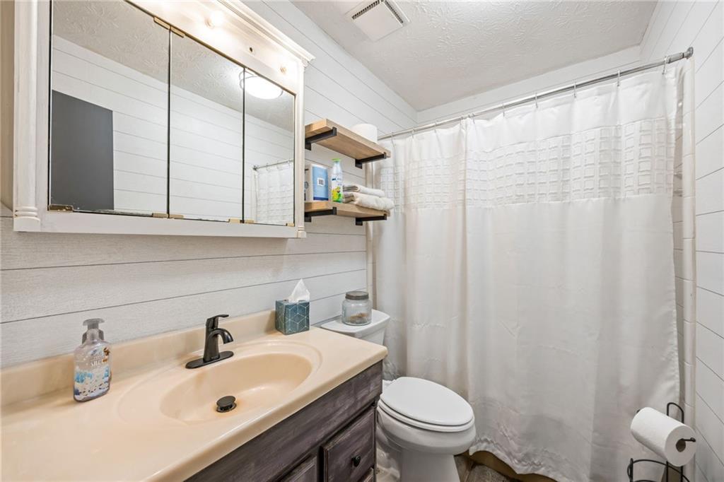 3400 Bonds Lake Road NW