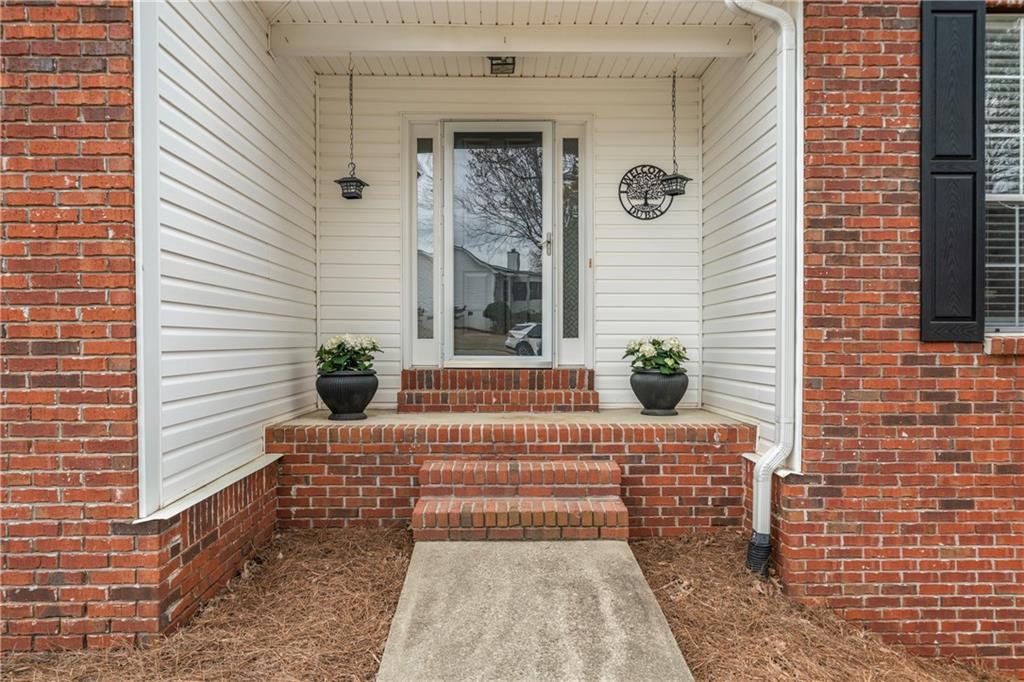5550 Chestnut Creek Lane