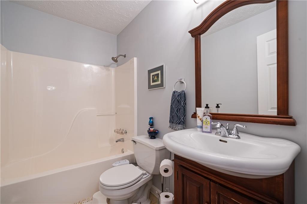 5550 Chestnut Creek Lane