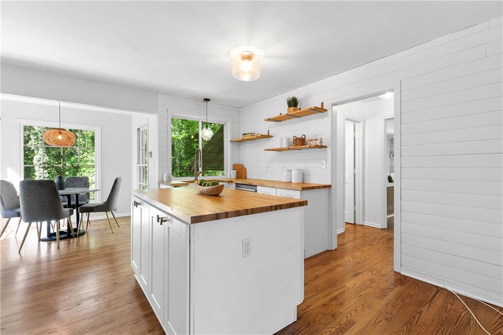 2212 Brookfield Drive