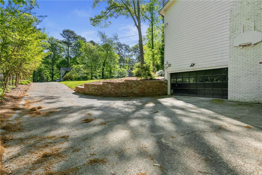 2212 Brookfield Drive