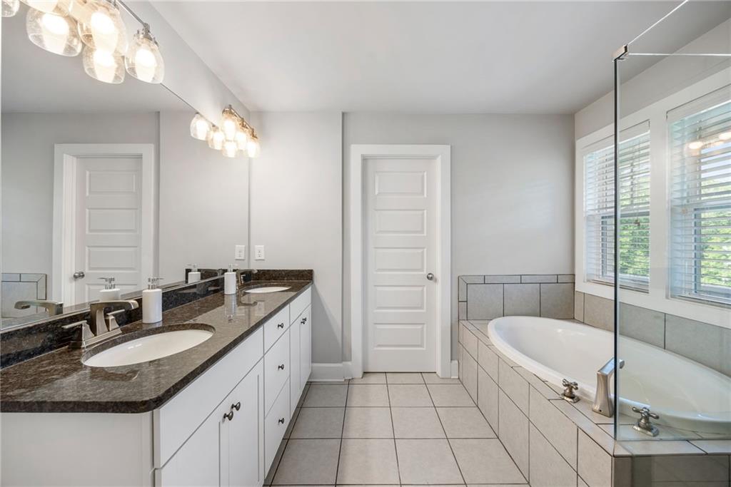2136 Oak Knob Drive