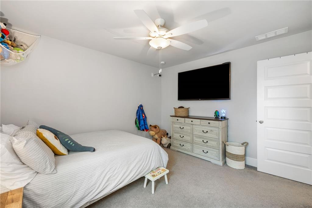 2136 Oak Knob Drive