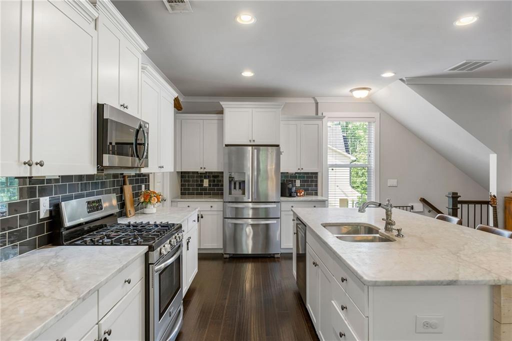 2136 Oak Knob Drive