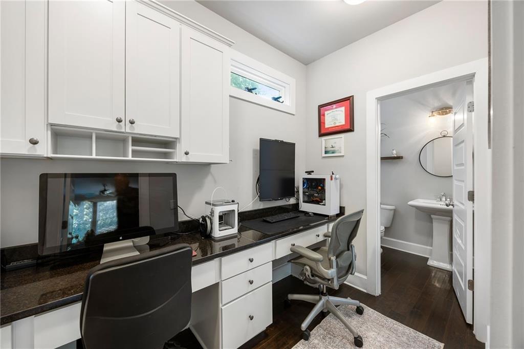2136 Oak Knob Drive
