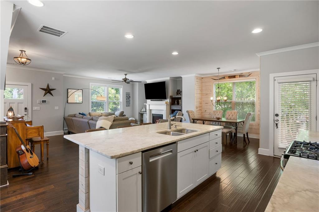 2136 Oak Knob Drive