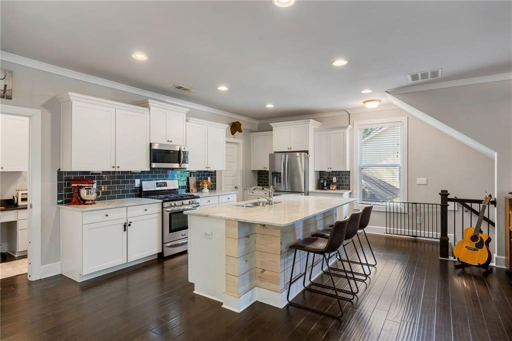 2136 Oak Knob Drive