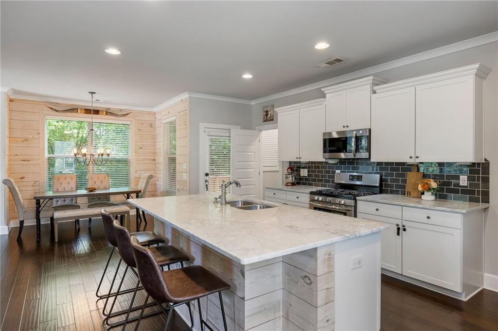 2136 Oak Knob Drive