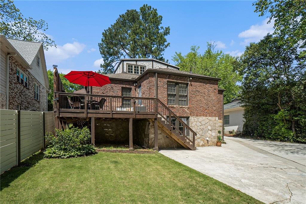 937 E Rock Springs Road NE