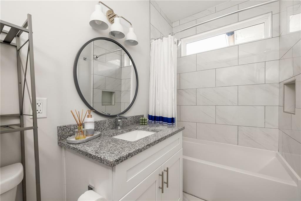 1598 Olympian Circle SW
