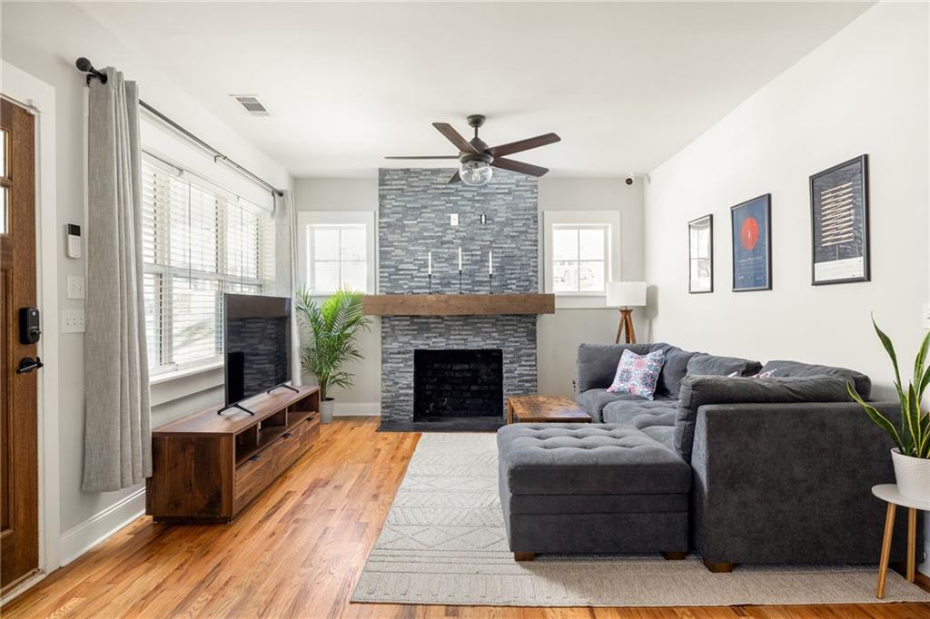 1598 Olympian Circle SW
