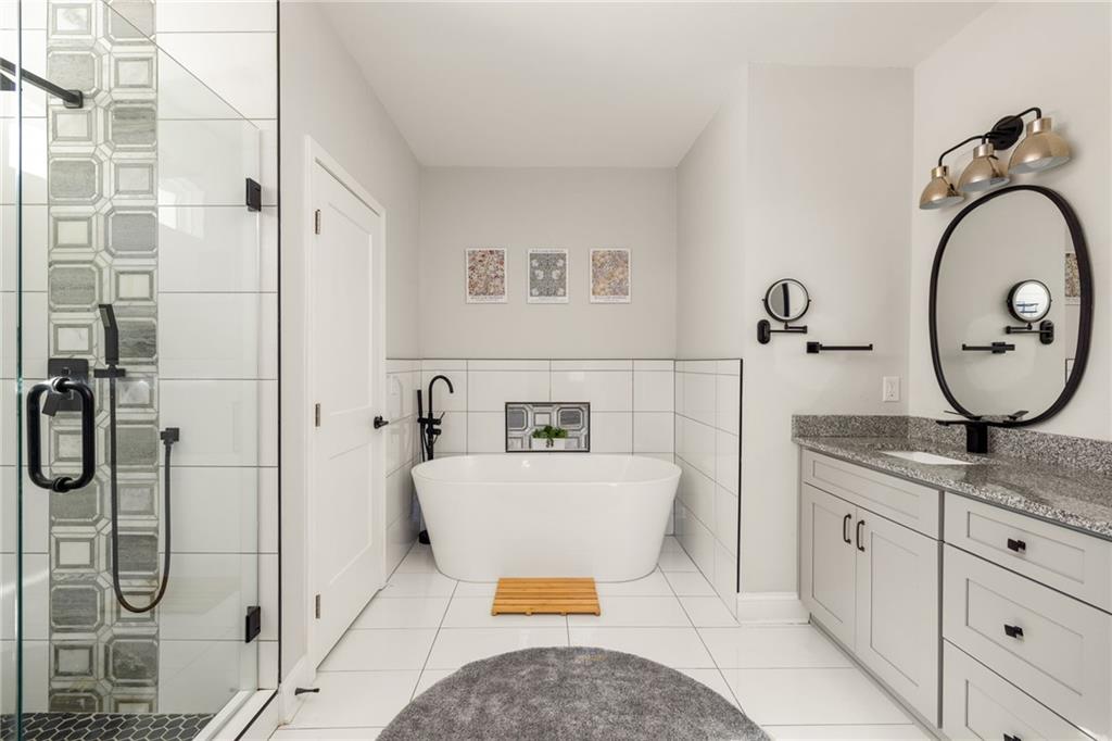 1598 Olympian Circle SW
