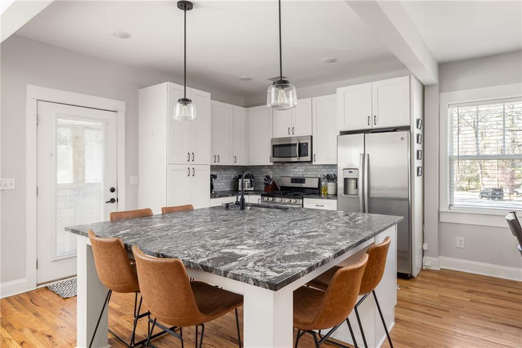 1598 Olympian Circle SW