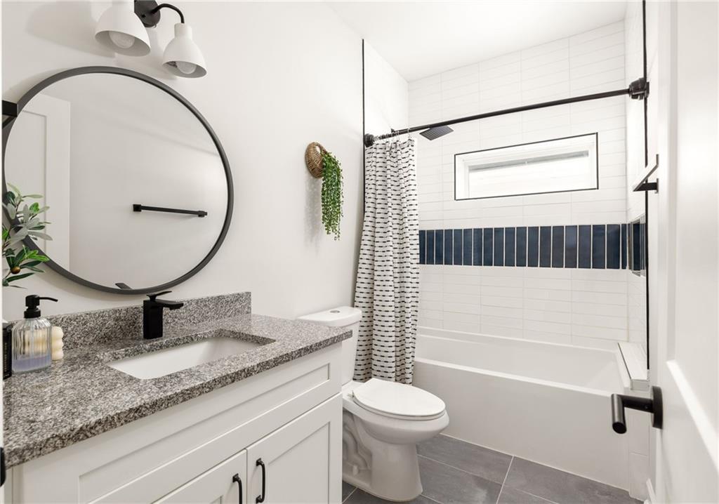 1598 Olympian Circle SW