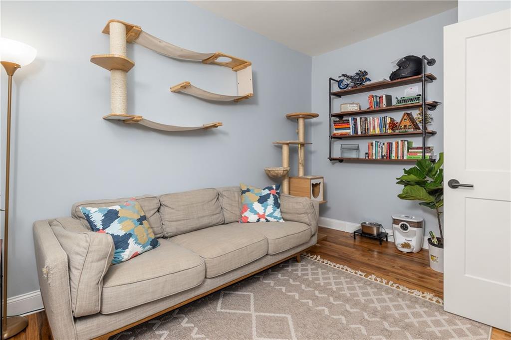 1598 Olympian Circle SW