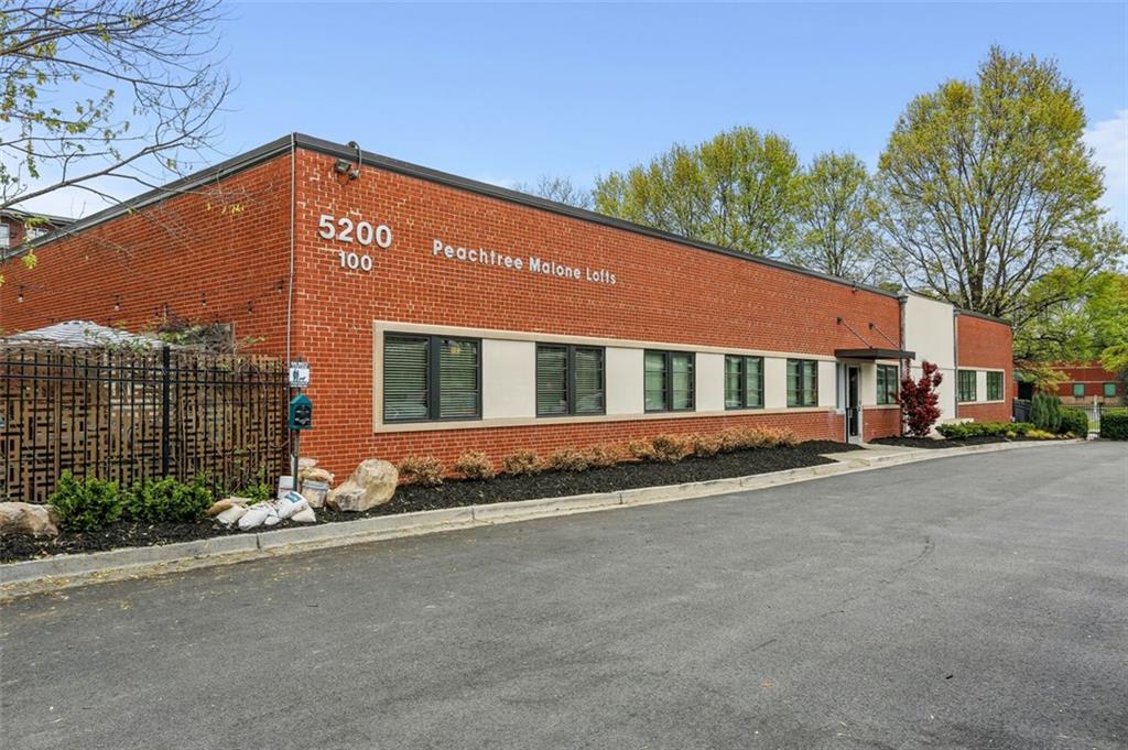 5200 PEACHTREE Road Unit 3324